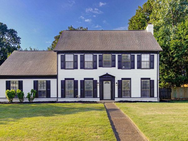 7801 AUTUMN CREEK DR, Memphis, TN 38018