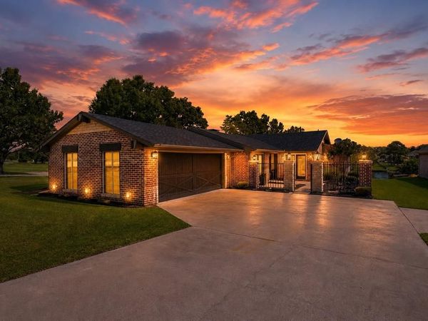 533 Kiowa Drive W, Gainesville, TX 76240