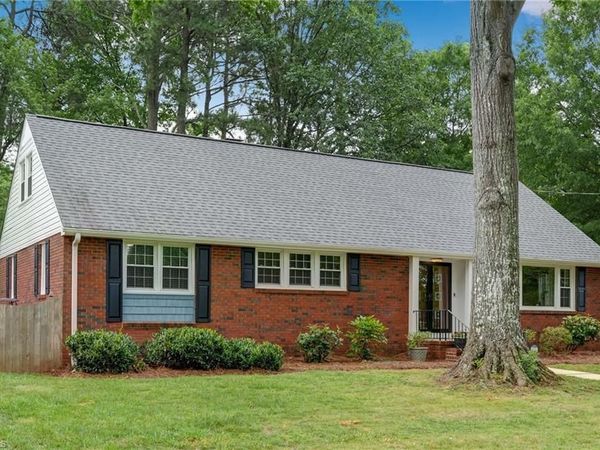1000 Meade Drive , Greensboro, NC 27410