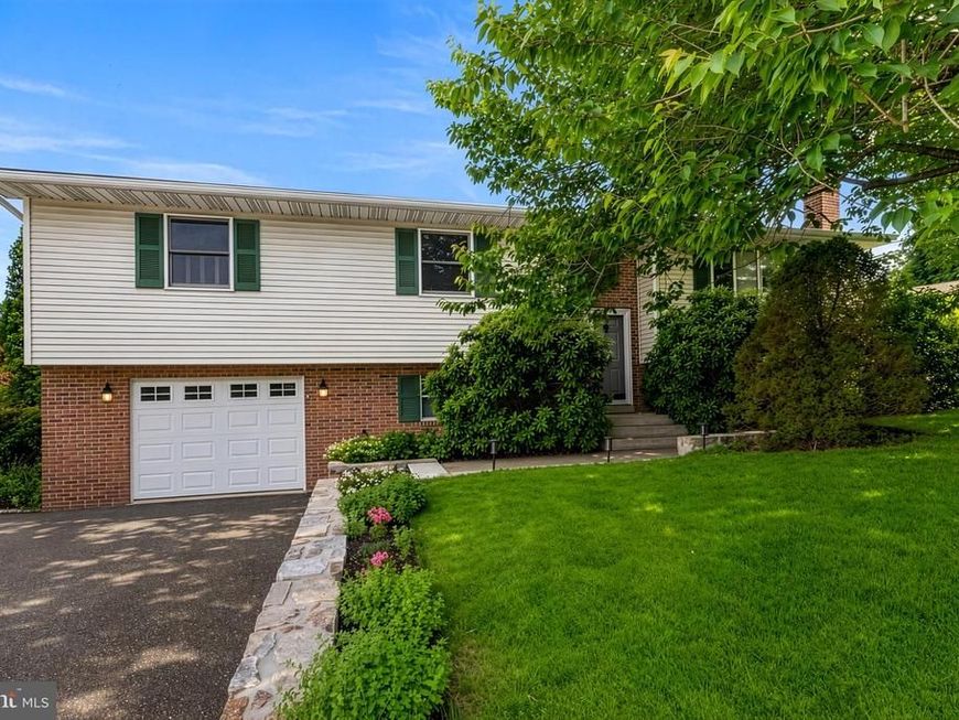 46 Popodickon Drive, Boyertown, PA 19512 Main Photo