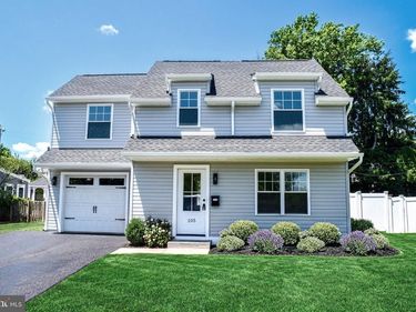 105 PAPER MILL ROAD, ORELAND, PA 19075