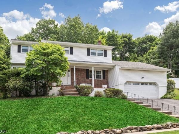 37 Wolfe Dr, Wanaque, NJ 07465
