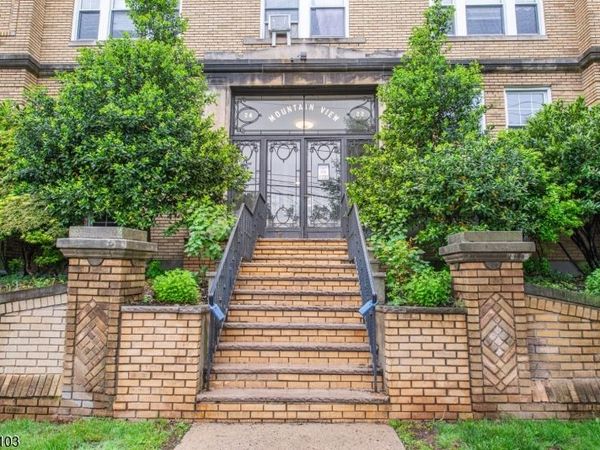 22 Saint Lukes Pl, Unit A3, Montclair, NJ 07042