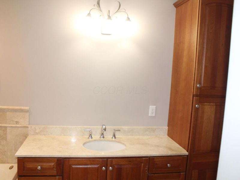 1013 Clubview Boulevard S, Columbus, OH 43235 Photo 17