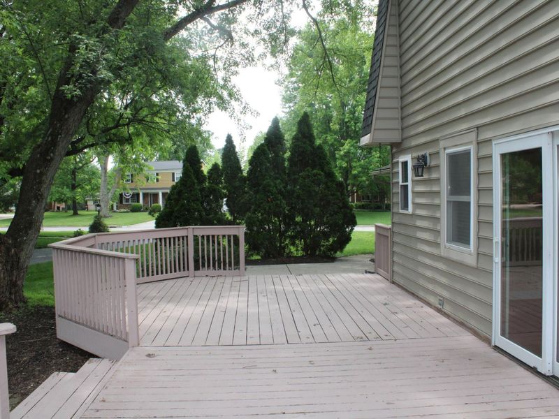 1013 Clubview Boulevard S, Columbus, OH 43235 Photo 4