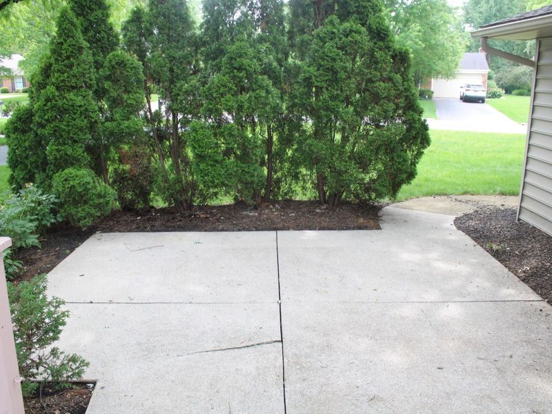 1013 Clubview Boulevard S, Columbus, OH 43235 Photo 5