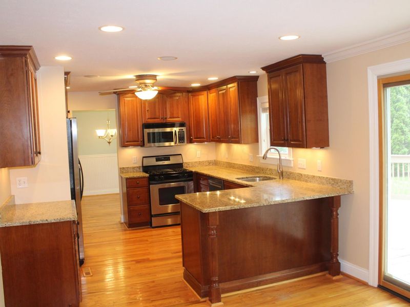 1013 Clubview Boulevard S, Columbus, OH 43235 Photo 7