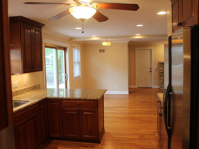1013 Clubview Boulevard S, Columbus, OH 43235 Photo 9