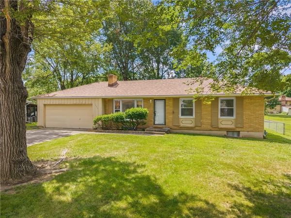 1707 NE 75th Street, Gladstone, MO 64118