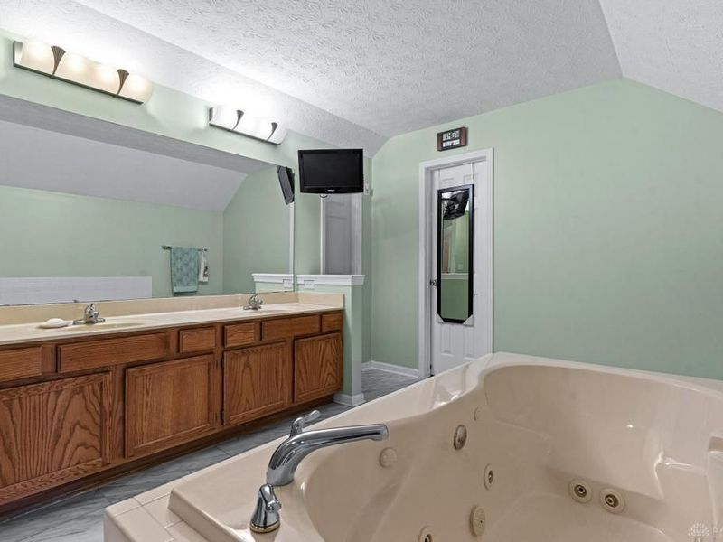 1834 Highlander Drive, Xenia, OH 45385 Photo 33