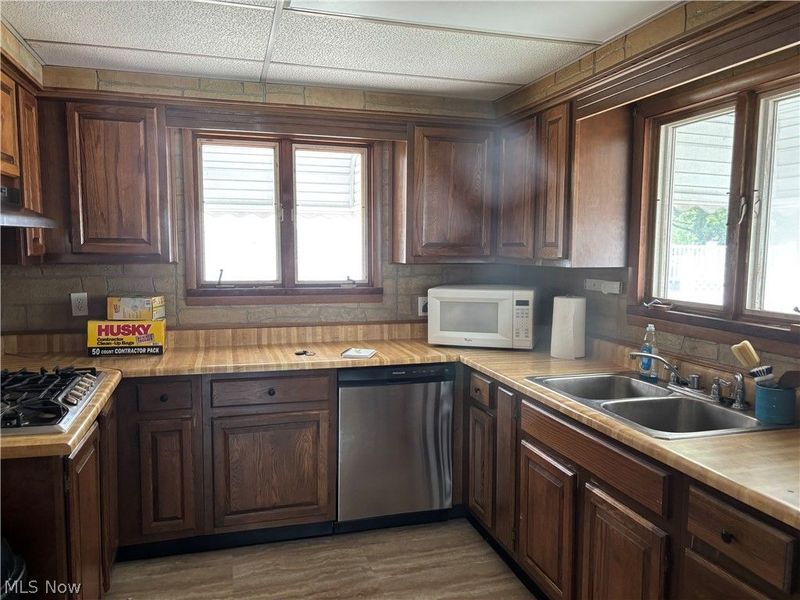 732 Tallmadge Road , Cuyahoga Falls, OH 44221 Photo 28
