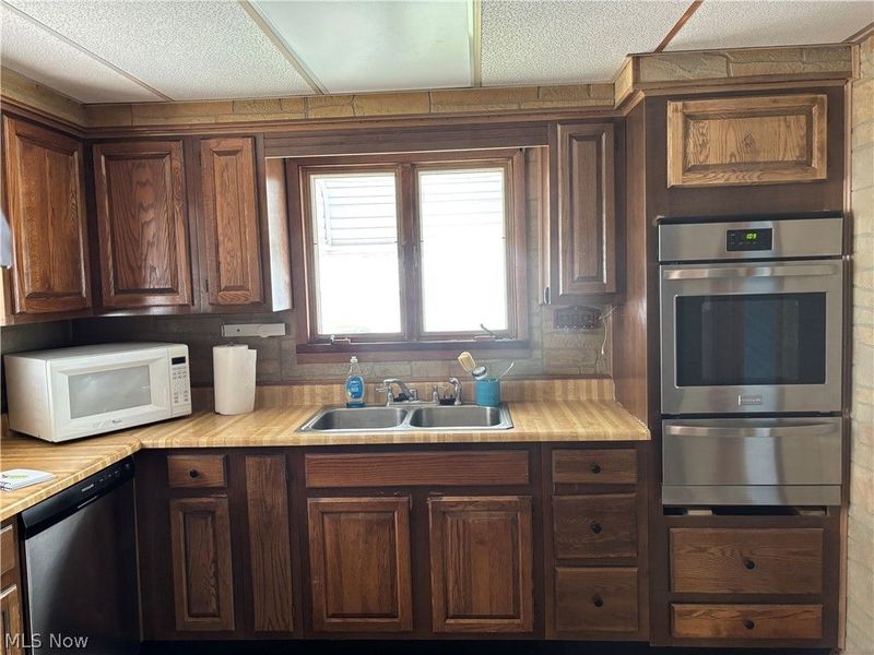 732 Tallmadge Road , Cuyahoga Falls, OH 44221 Photo 30