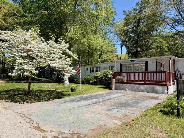 29 Brown Avenue, Seabrook, NH 03874
