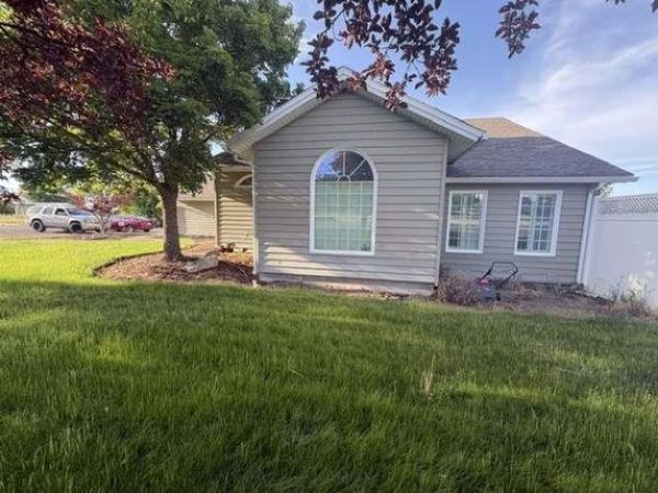 515 SW Broadway St, Wilbur, WA 99185