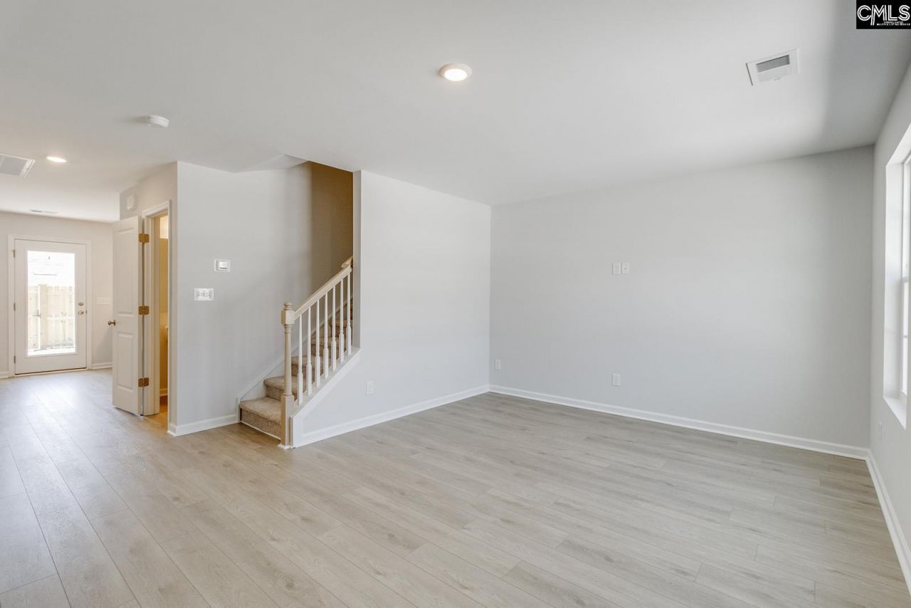 3058 Harborview Drive  Photo 4