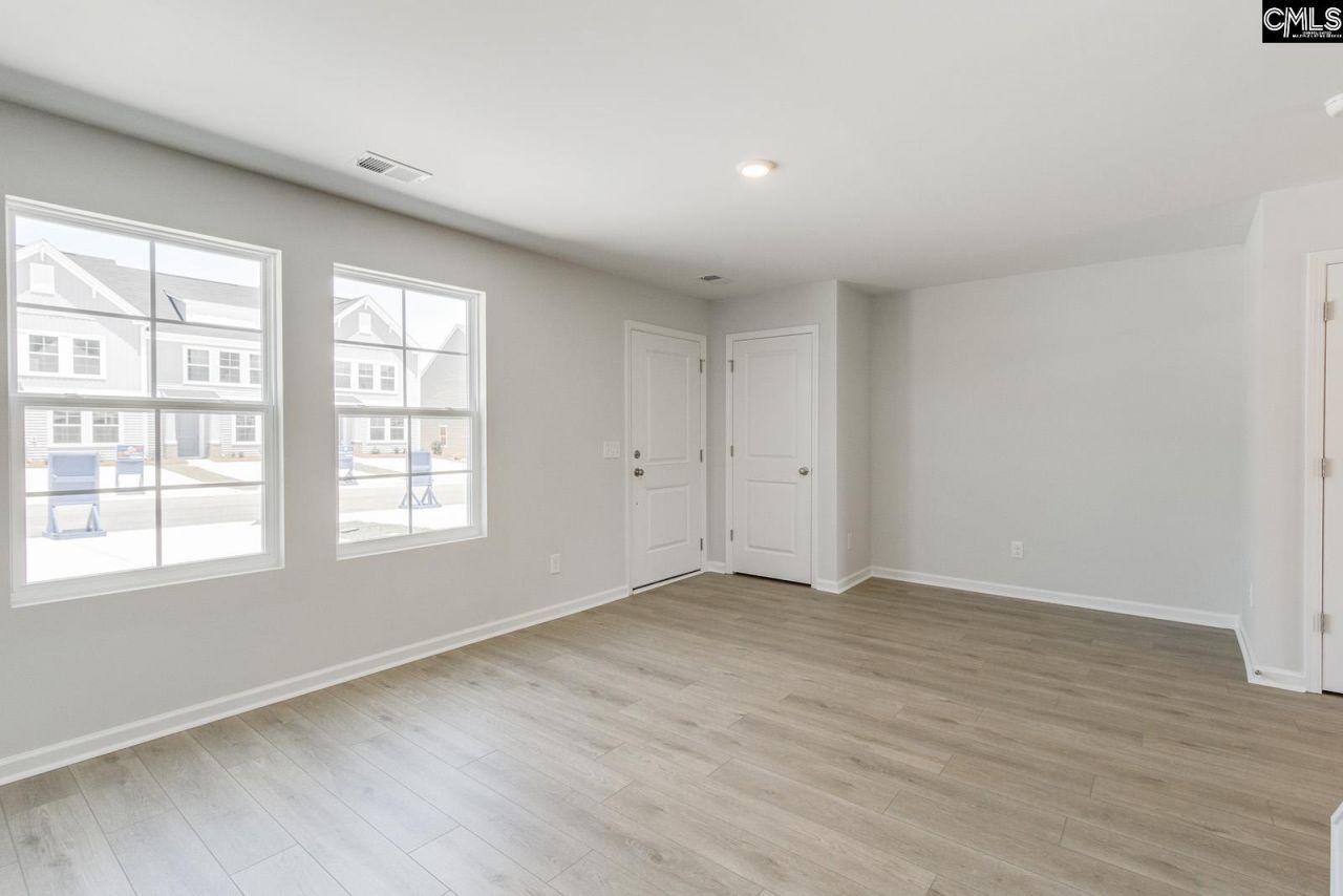 3058 Harborview Drive  Photo 6