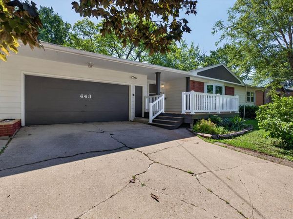 443 S Hackett Road, Waterloo, IA 50701