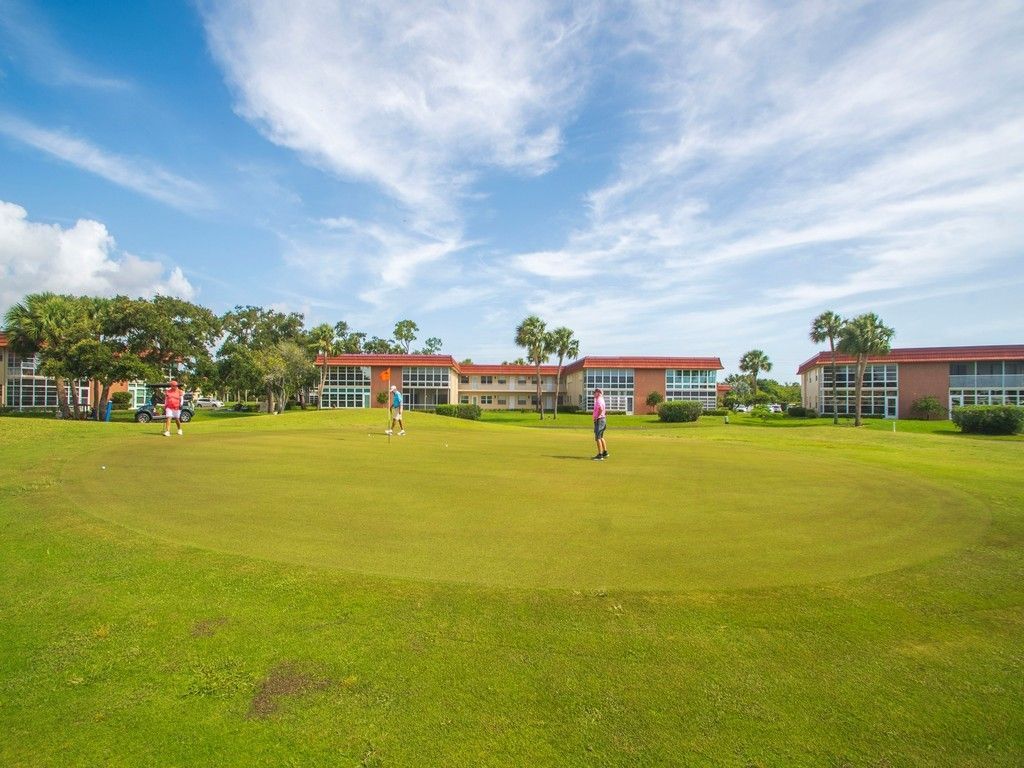 105 Spring Lake Court, Unit 102, Vero Beach, FL 32962 Photo