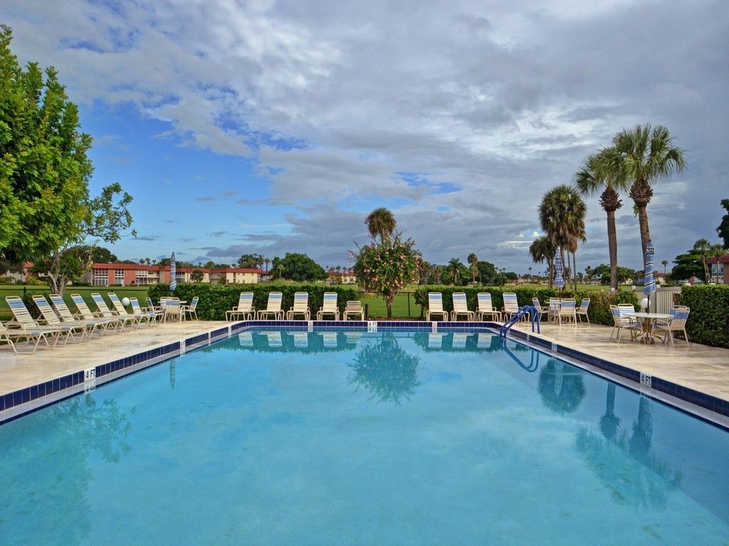 105 Spring Lake Court, Unit 102, Vero Beach, FL 32962 Photo