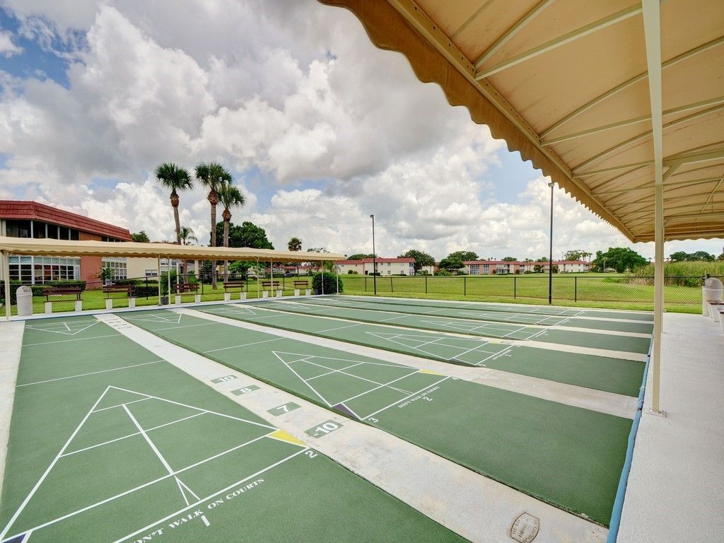 105 Spring Lake Court, Unit 102, Vero Beach, FL 32962 Photo