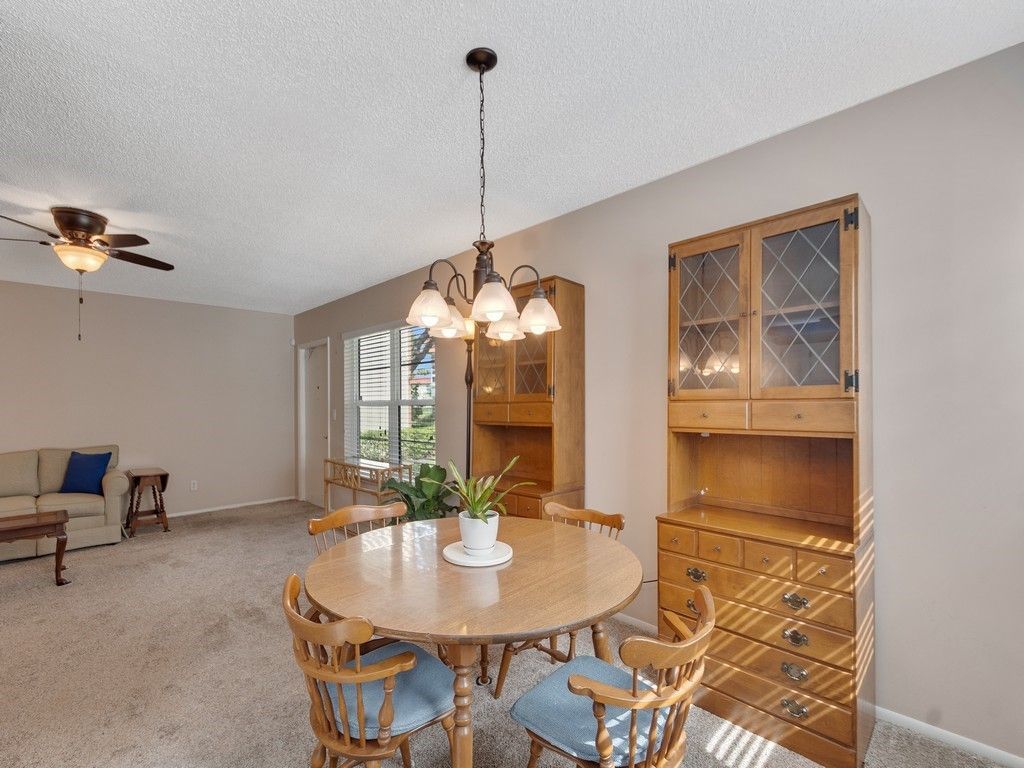 105 Spring Lake Court, Unit 102, Vero Beach, FL 32962 Photo