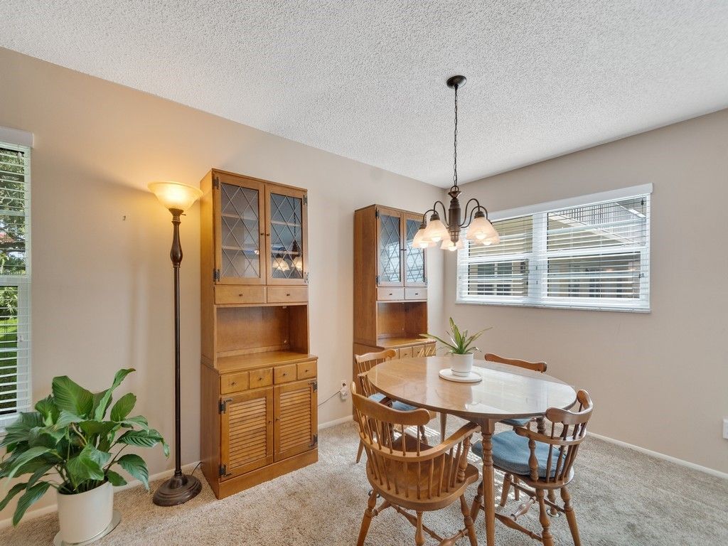 105 Spring Lake Court, Unit 102, Vero Beach, FL 32962 Photo