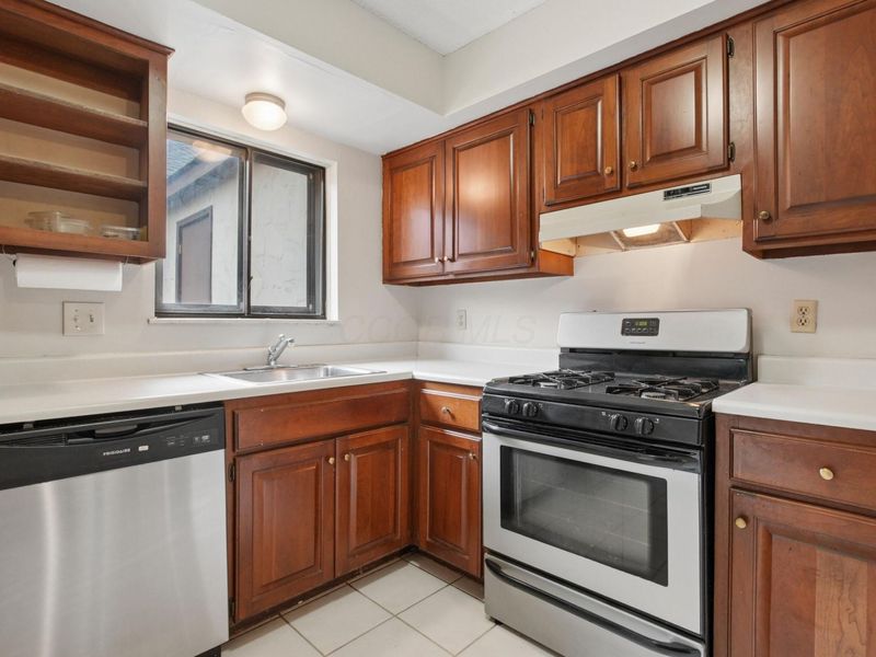 4753 Middletowne Street, Unit -4753E, Columbus, OH 43214 Photo 11
