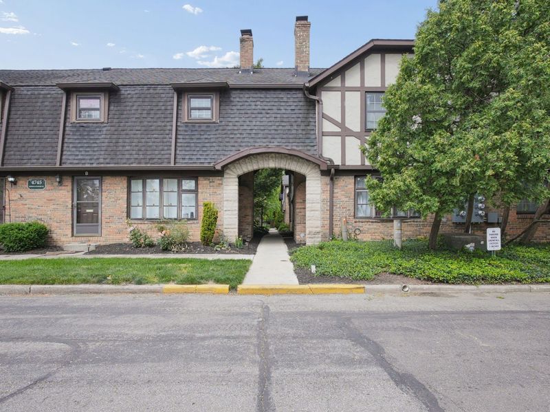4753 Middletowne Street, Unit -4753E, Columbus, OH 43214 Photo 2