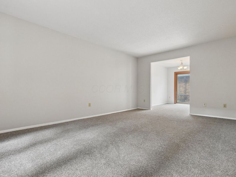 4753 Middletowne Street, Unit -4753E, Columbus, OH 43214 Photo 5