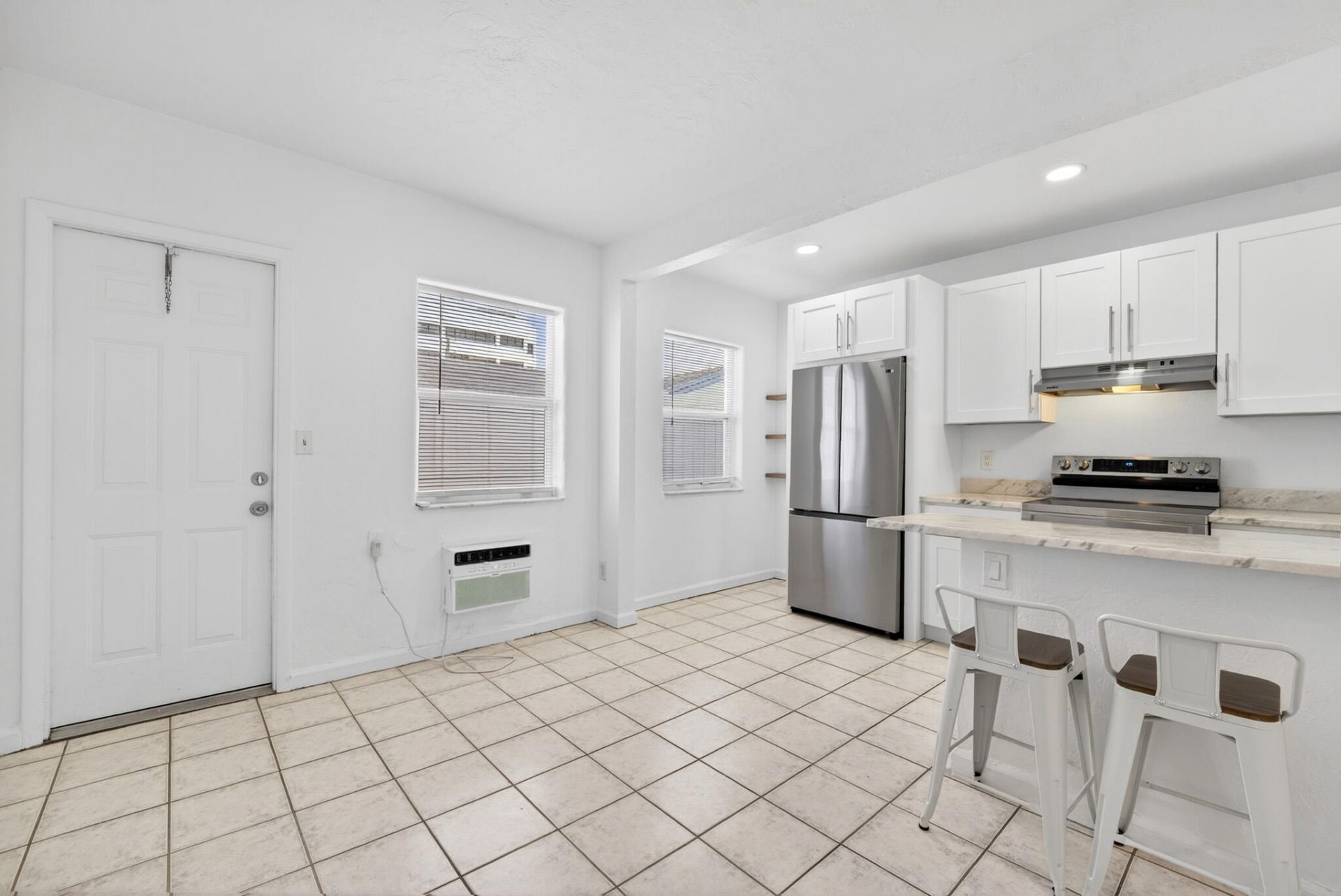 412 SE 16th Street, Unit 3, Fort Lauderdale, FL 33316 Photo