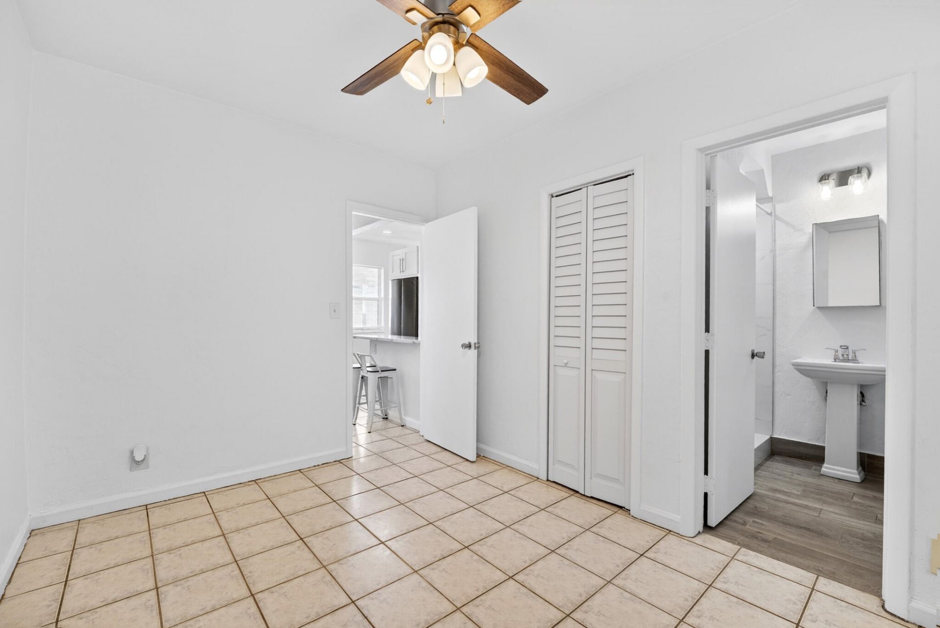 412 SE 16th Street, Unit 3, Fort Lauderdale, FL 33316 Photo