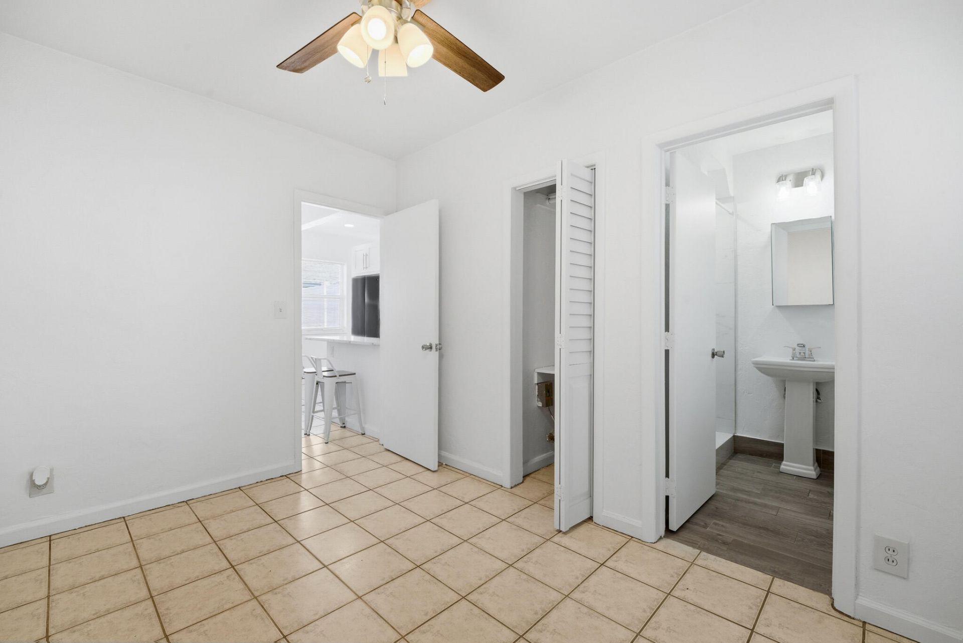412 SE 16th Street, Unit 3, Fort Lauderdale, FL 33316 Photo