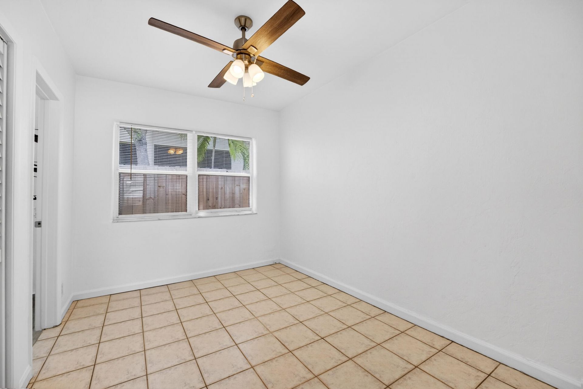 412 SE 16th Street, Unit 3, Fort Lauderdale, FL 33316 Photo