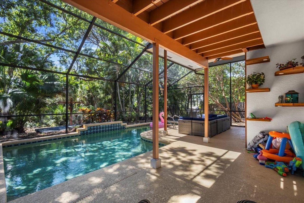 2250 SE Country Club Lane, Stuart, FL 34996 Photo