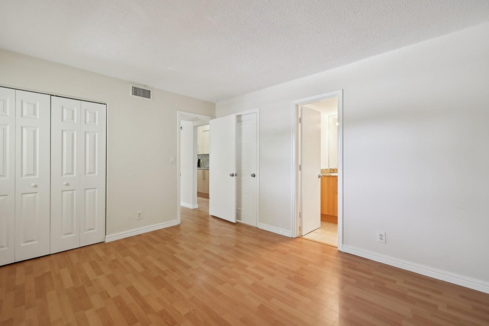 1125 NE 16th Place, Unit 205, Fort Lauderdale, FL 33305 Photo