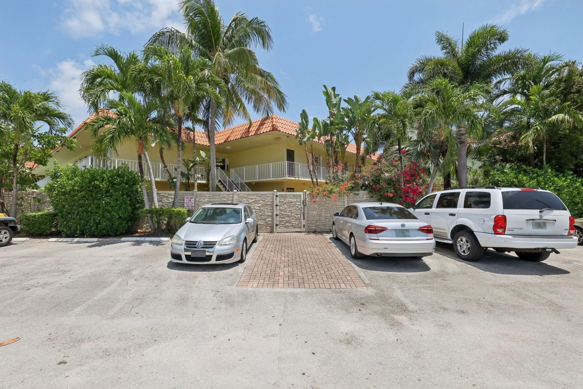 1125 NE 16th Place, Unit 205, Fort Lauderdale, FL 33305 Photo
