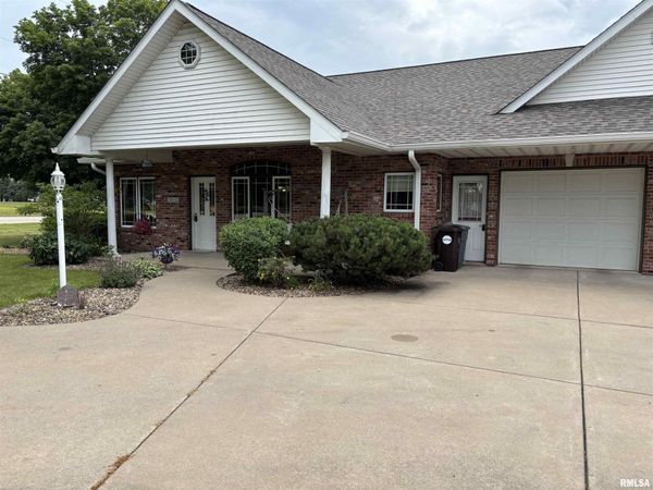 101A 6TH Street, Unit A, Roanoke, IL 61561