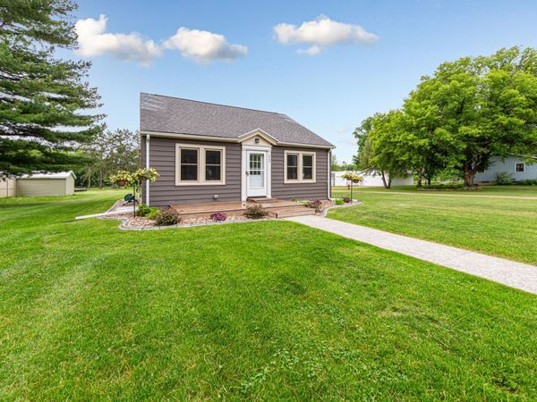 111 Joy Avenue SW, Madelia, MN 56062
