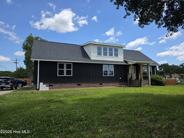 201 Mansfield Parkway , Morehead City, NC 28557