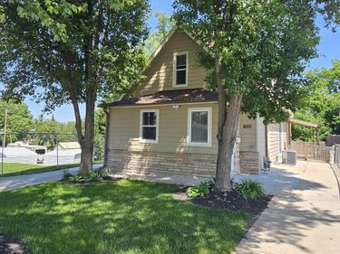 4515 S 17th Street, Omaha, NE 68107