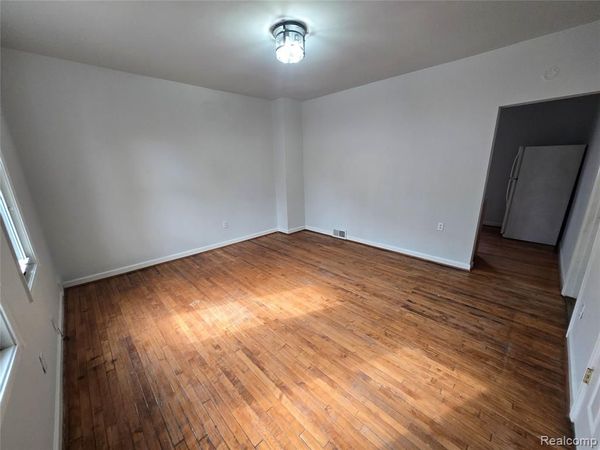 223 E Oakridge Street #2, Ferndale, MI 48220