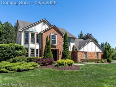 10000 Red Maple Drive, Plymouth Twp, MI 48170