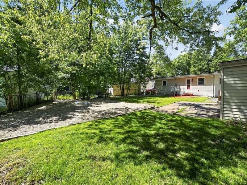 1239 E 332nd Street , Eastlake, OH 44095 Photo 26