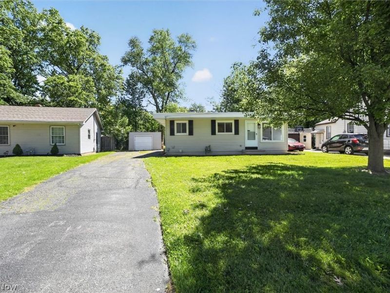 1239 E 332nd Street , Eastlake, OH 44095 Photo 3