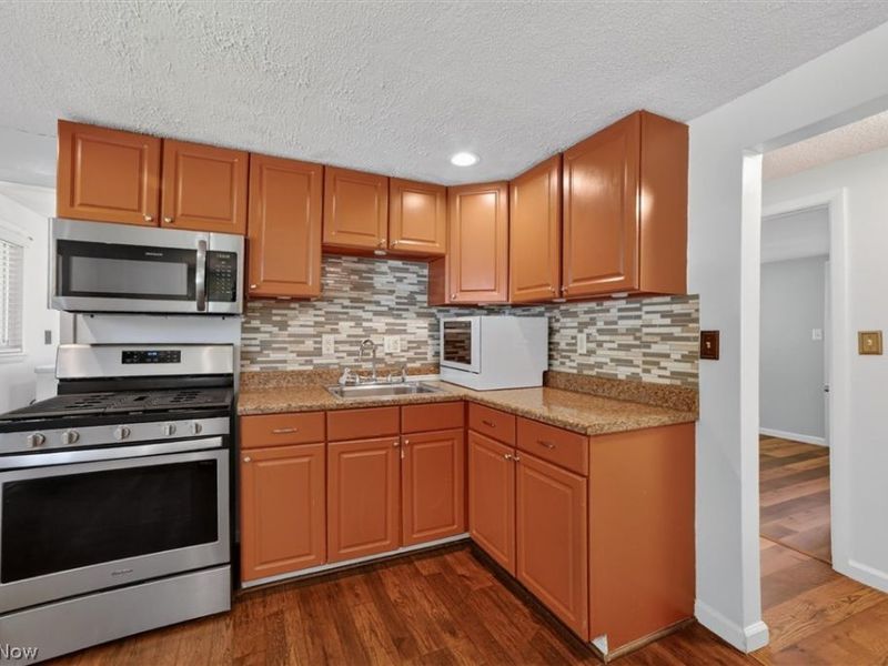 1239 E 332nd Street , Eastlake, OH 44095 Photo 6