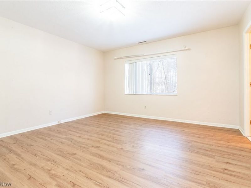 2112 Acacia Park Drive , Unit 209, Lyndhurst, OH 44124 Photo 14
