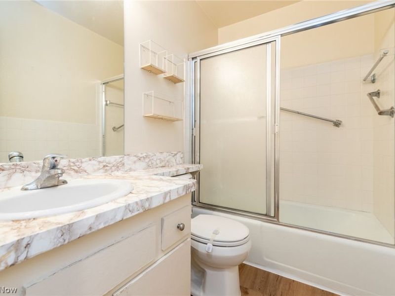 2112 Acacia Park Drive , Unit 209, Lyndhurst, OH 44124 Photo 20