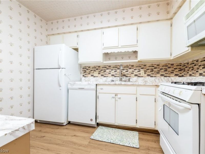 2112 Acacia Park Drive , Unit 209, Lyndhurst, OH 44124 Photo 8