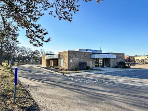 5510 W Saginaw Highway, Lansing, MI 48917