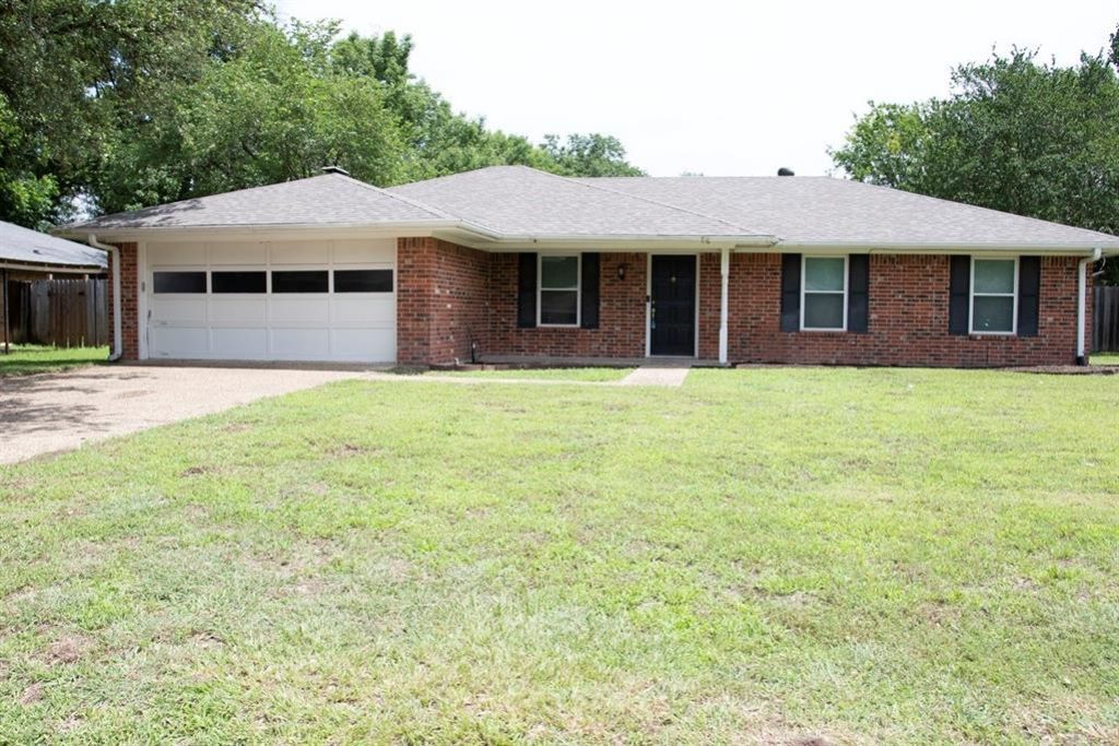 1008 Fairway Lane , Mexia, TX 76667 Main Photo